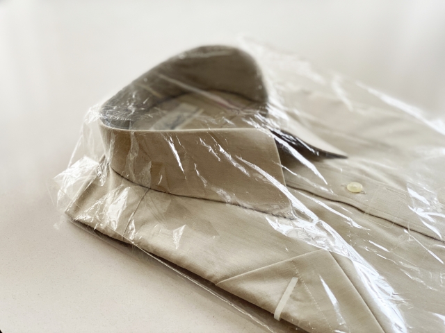 クリーニングされたシャツの画像