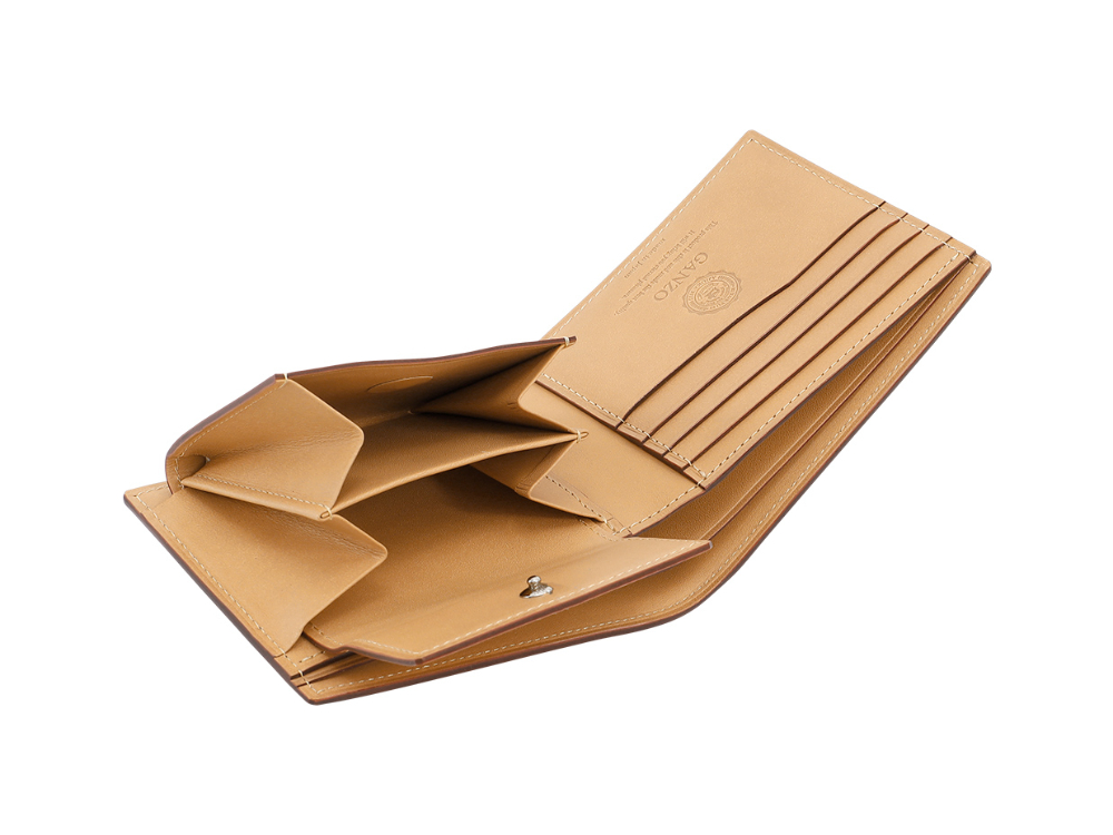 CORDOVAN (コードバン) 小銭入れ付き二つ折り財布の写真