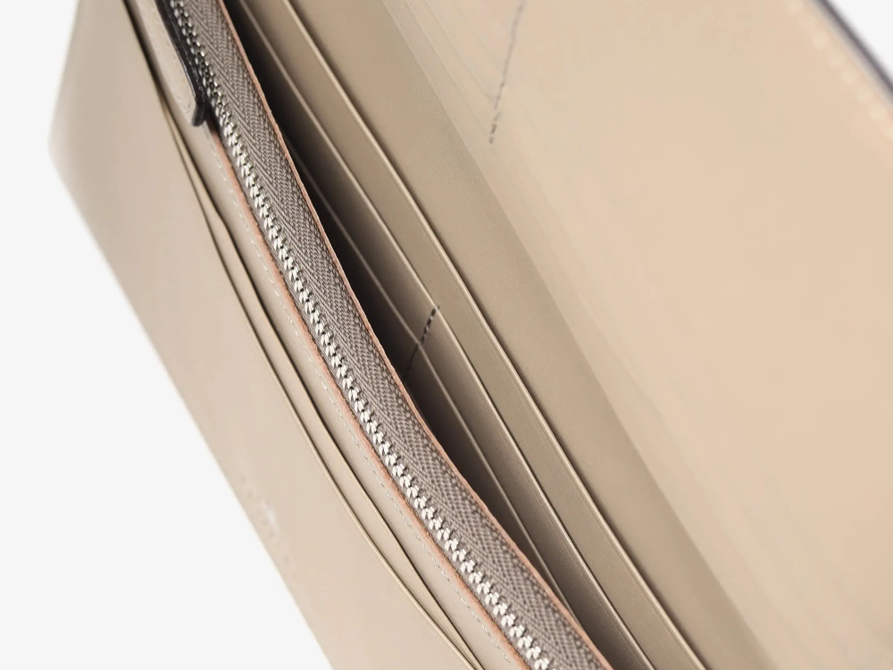 フォールII オイルコードバン かぶせ長財布の写真