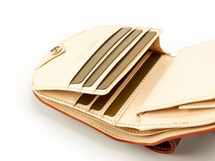 バグッダ ヒップポケット革財布 (小銭入れ付き)の財布の写真