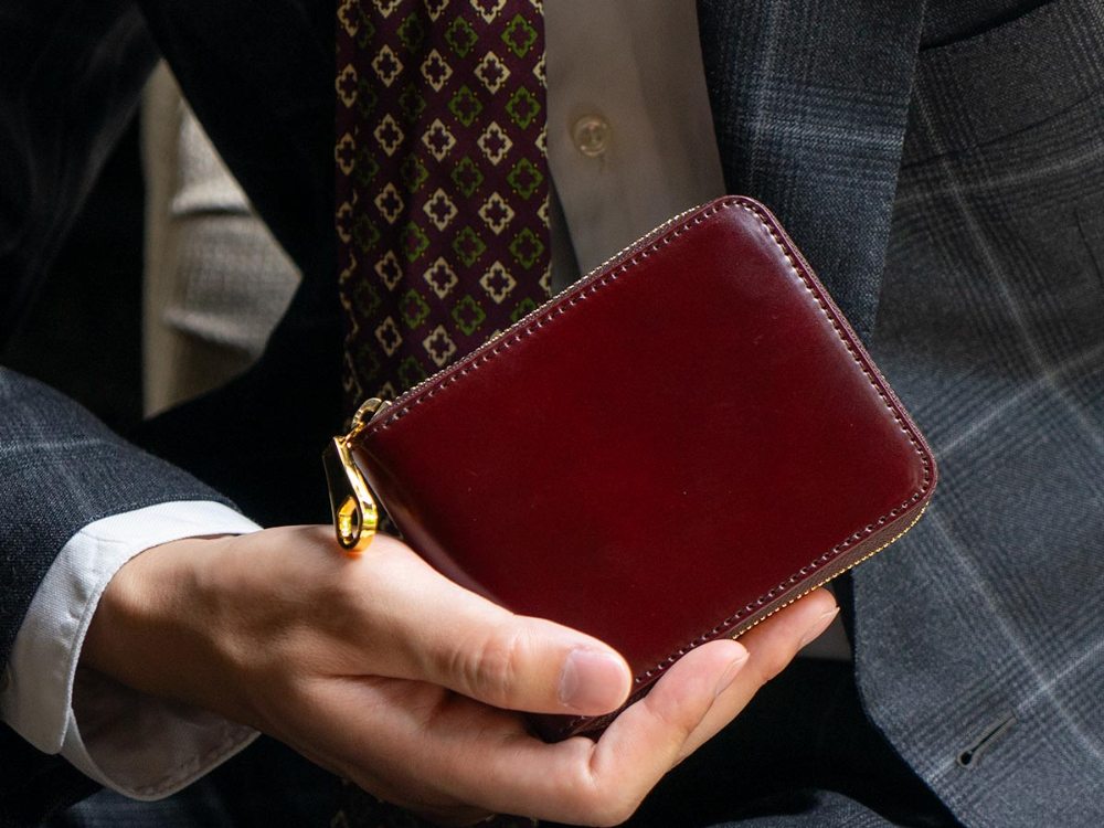 アニリンコードバン ラウンドファスナー二つ折り財布の写真